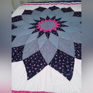 Hand-made Lone Star Quilt (Twin Size)